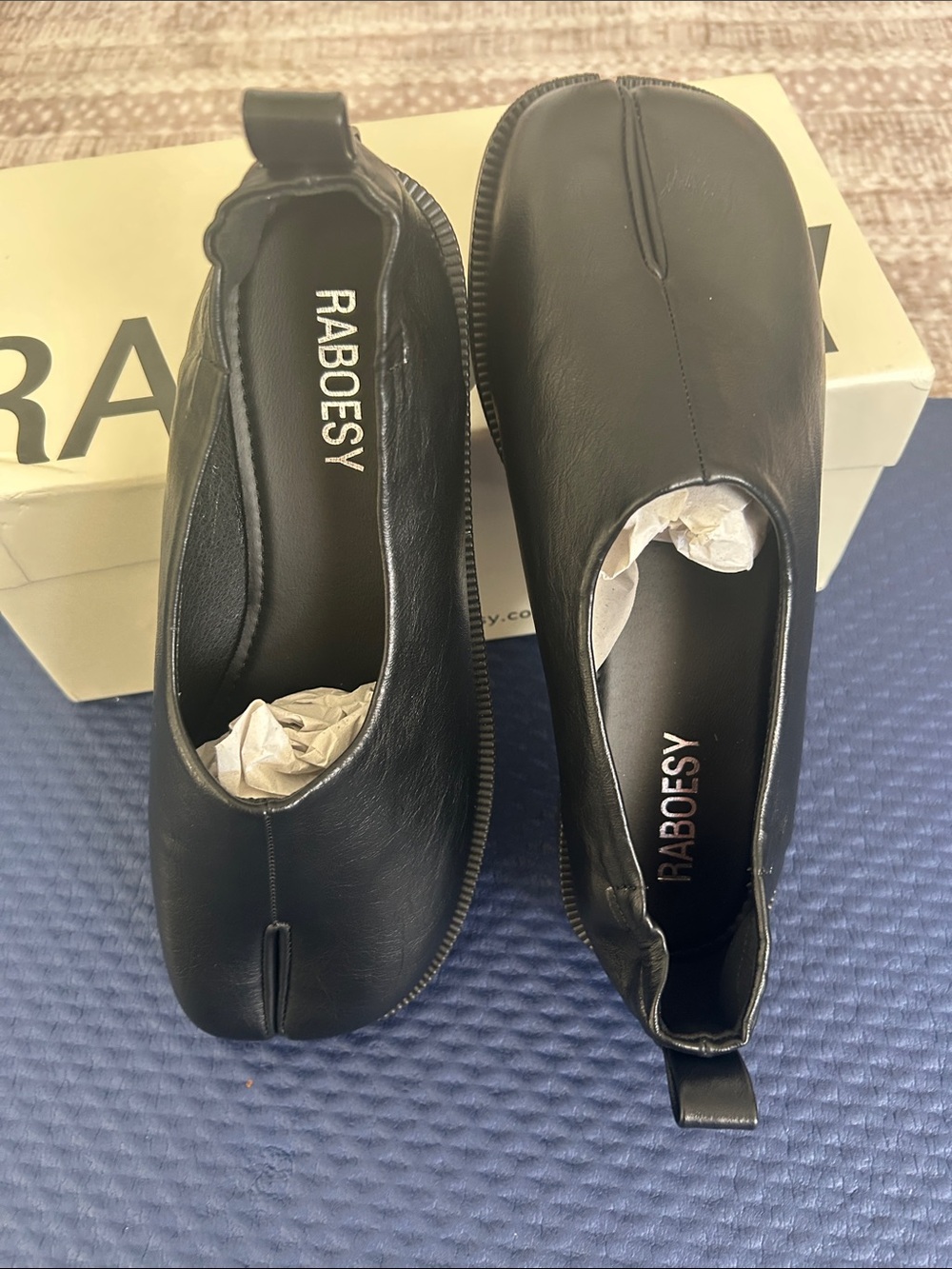 Split toe loafers